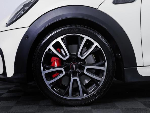 Mini Hatch III (F55/F56) Рестайлинг 2 с пробегом 2021 года, цена 3 778 000 рублей, 26100 км, хэтчбек, Автокод Объявления