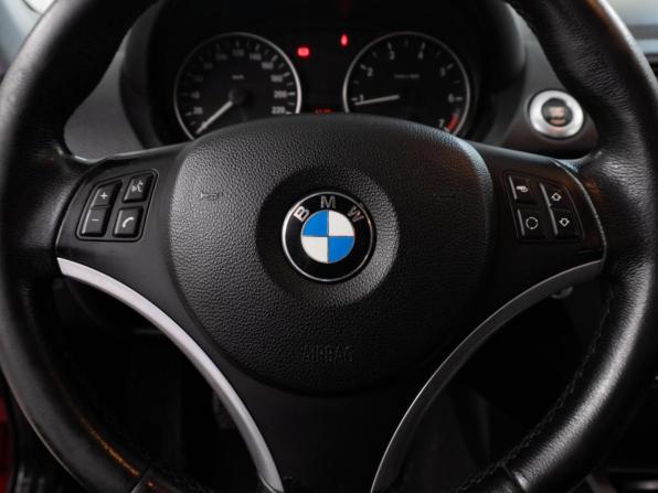 BMW 1 серии I (E81/E82/E87/E88) Рестайлинг с пробегом 2008 года, цена 630 000 рублей, 293353 км, хэтчбек, Автокод Объявления