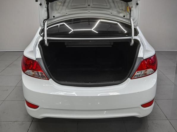 Hyundai Solaris I с пробегом 2013 года, цена 899 000 рублей, 180000 км, хэтчбек, Автокод Объявления