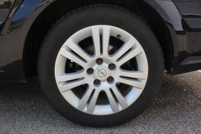 Opel Astra H Рестайлинг с пробегом 2011 года, цена 737 000 рублей, 123271 км, седан, Автокод Объявления