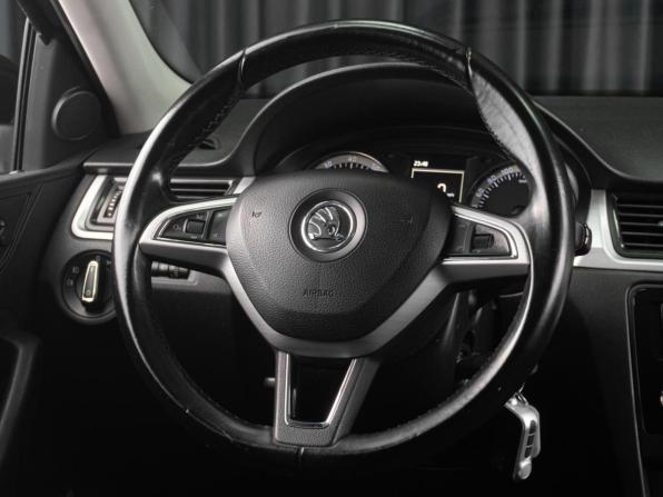 Skoda Rapid I с пробегом 2016 года, цена 1 049 000 рублей, 151869 км, лифтбек, Автокод Объявления