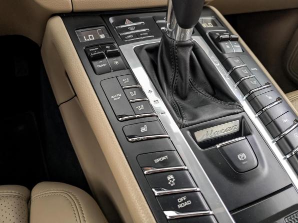 Porsche Macan I Рестайлинг с пробегом 2020 года, цена 5 300 000 рублей, 62411 км, внедорожник, Автокод Объявления