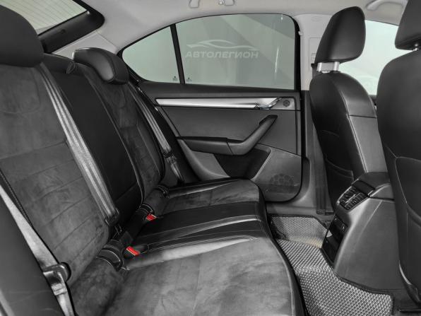 Skoda Octavia III (A7) с пробегом 2015 года, цена 1 600 000 рублей, 217204 км, лифтбек, Автокод Объявления