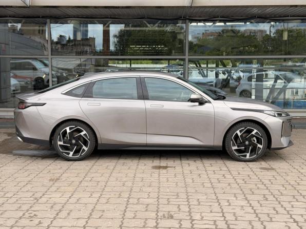 Changan Lamore с пробегом 2023 года, цена 1 900 000 рублей, 33831 км, седан, Автокод Объявления