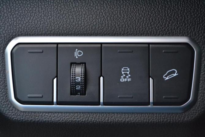 Haval M6 II с пробегом 2023 года, цена 1 590 000 рублей, 121109 км, внедорожник, Автокод Объявления