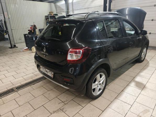 Renault Sandero II с пробегом 2015 года, цена 969 000 рублей, 116000 км, хэтчбек, Автокод Объявления