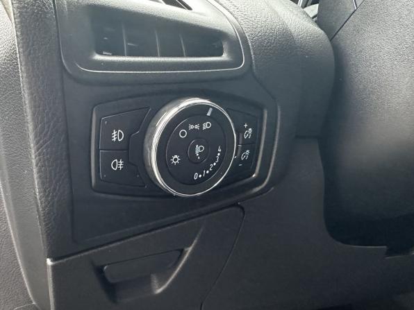 Ford Focus III с пробегом 2015 года, цена 868 000 рублей, 203642 км, хэтчбек, Автокод Объявления