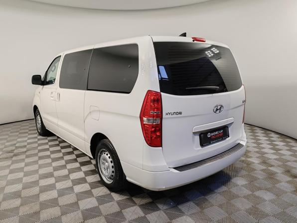 Hyundai H-1 II Рестайлинг 2 с пробегом 2021 года, цена 3 299 000 рублей, 171288 км, минивэн, Автокод Объявления