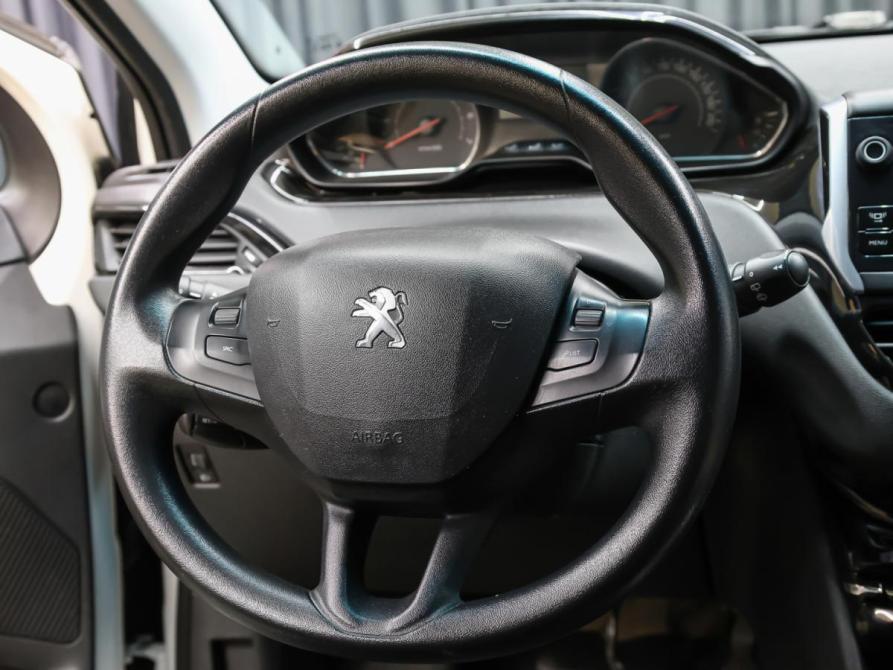 Peugeot 208 I Москва  - изображение 17