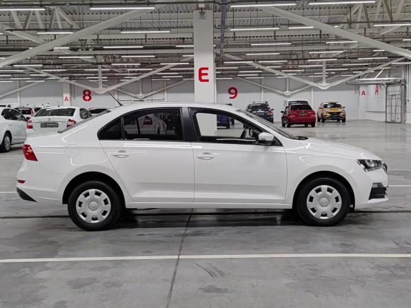 Skoda Rapid II с пробегом 2021 года, цена 1 590 000 рублей, 31576 км, седан, Автокод Объявления