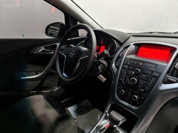 Opel Astra J Рестайлинг с пробегом 2014 года, цена 855 000 рублей, 152854 км, седан, Автокод Объявления
