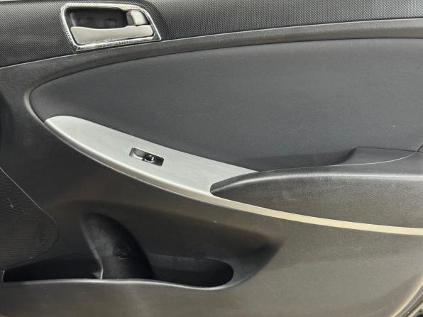 Hyundai Solaris I Рестайлинг с пробегом 2015 года, цена 694 000 рублей, 214135 км, седан, Автокод Объявления