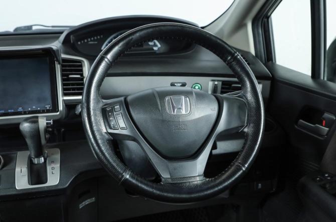 Honda Freed I Рестайлинг с пробегом 2013 года, цена 1 099 000 рублей, 114970 км, компактвэн, Автокод Объявления