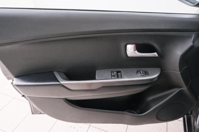 Kia Rio III Рестайлинг с пробегом 2016 года, цена 1 069 000 рублей, 121500 км, хэтчбек, Автокод Объявления
