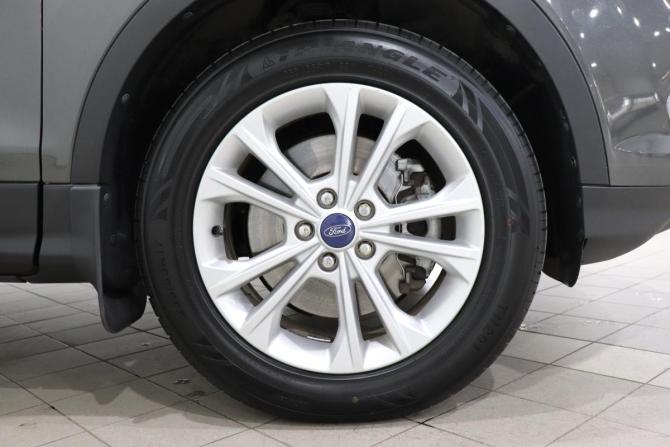 Ford Kuga II Рестайлинг с пробегом 2018 года, цена 1 580 000 рублей, 92149 км, внедорожник, Автокод Объявления