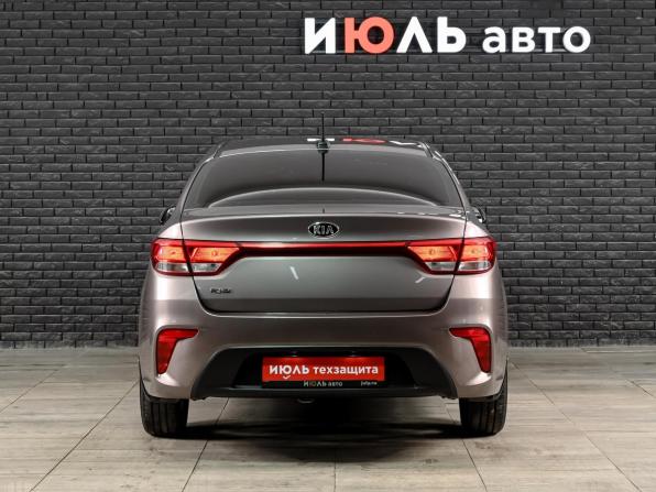 Kia Rio IV с пробегом 2018 года, цена 1 350 000 рублей, 98827 км, седан, Автокод Объявления