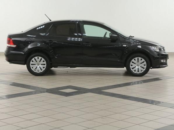 Volkswagen Polo V Рестайлинг с пробегом 2015 года, цена 1 035 000 рублей, 63500 км, седан, Автокод Объявления