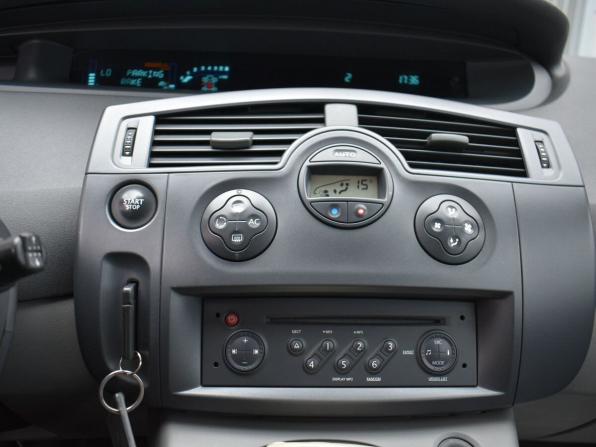 Renault Scenic II Рестайлинг с пробегом 2008 года, цена 549 000 рублей, 197337 км, компактвэн, Автокод Объявления