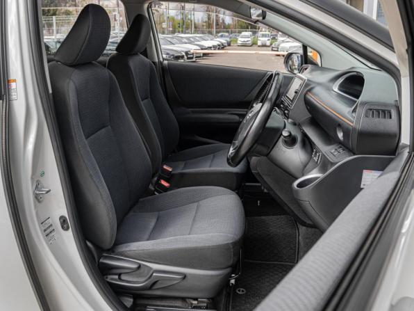 Toyota Sienta II с пробегом 2017 года, цена 1 800 000 рублей, 142686 км, компактвэн, Автокод Объявления