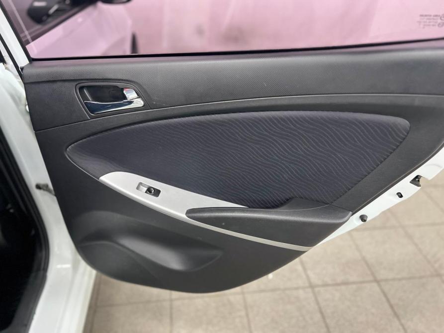 Hyundai Solaris I Санкт-Петербург  - изображение 10