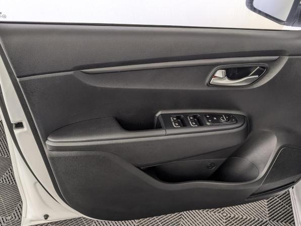 Kia Rio IV Рестайлинг с пробегом 2021 года, цена 1 680 000 рублей, 47426 км, седан, Автокод Объявления