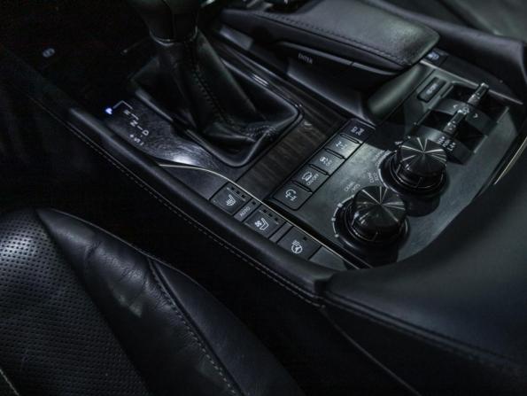 Lexus LX III Рестайлинг 2 с пробегом 2015 года, цена 5 199 000 рублей, 294411 км, внедорожник, Автокод Объявления