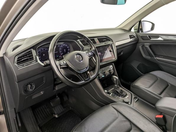 Volkswagen Tiguan II с пробегом 2018 года, цена 2 955 000 рублей, 89168 км, внедорожник, Автокод Объявления