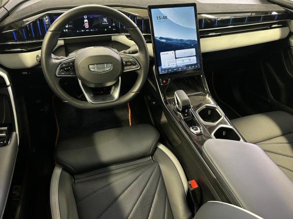 Geely Atlas II с пробегом 2023 года, цена 2 709 000 рублей, 29000 км, внедорожник, Автокод Объявления