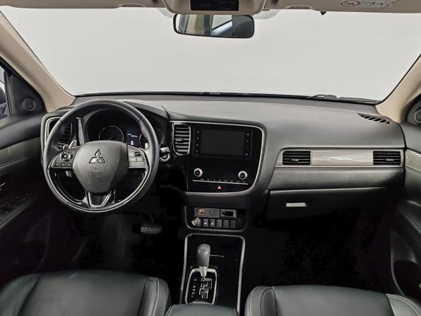 Mitsubishi Outlander III Рестайлинг 3 с пробегом 2020 года, цена 1 999 000 рублей, 188451 км, внедорожник, Автокод Объявления