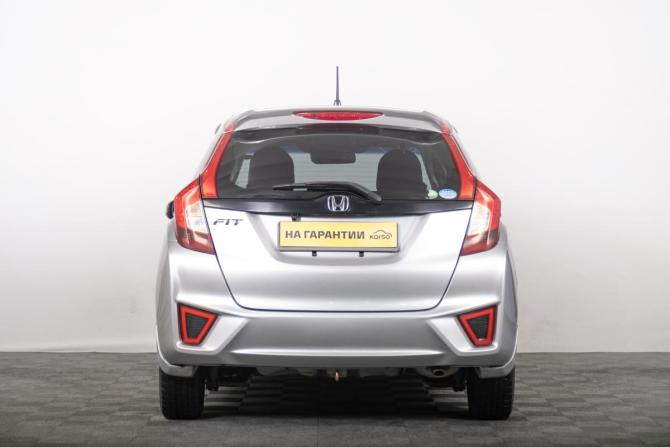 Honda Fit III Рестайлинг с пробегом 2016 года, цена 959 000 рублей, 166000 км, хэтчбек, Автокод Объявления