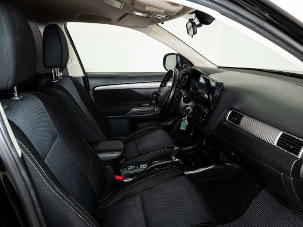 Mitsubishi Outlander III Рестайлинг 2 с пробегом 2018 года, цена 1 998 000 рублей, 138438 км, внедорожник, Автокод Объявления