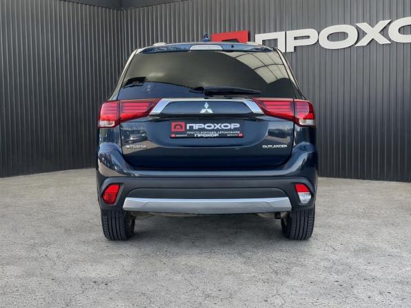 Mitsubishi Outlander III Рестайлинг 2 с пробегом 2017 года, цена 1 857 000 рублей, 135699 км, внедорожник, Автокод Объявления