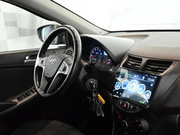 Hyundai Solaris I Рестайлинг с пробегом 2015 года, цена 1 100 000 рублей, 128547 км, седан, Автокод Объявления