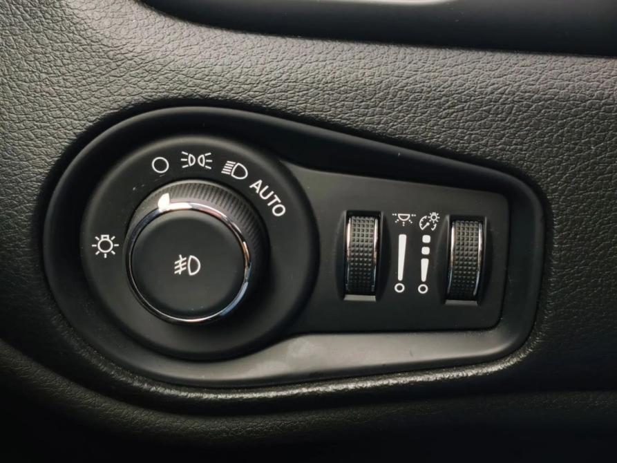 Jeep Renegade I Рестайлинг Санкт-Петербург  - изображение 17