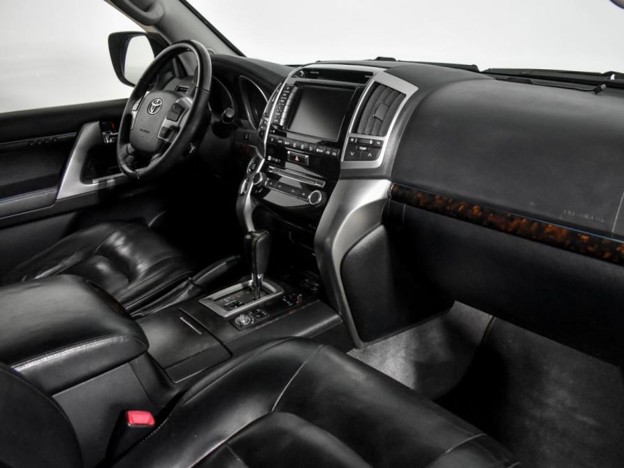 Toyota Land Cruiser 200 Series Рестайлинг 1 Санкт-Петербург  - изображение 13