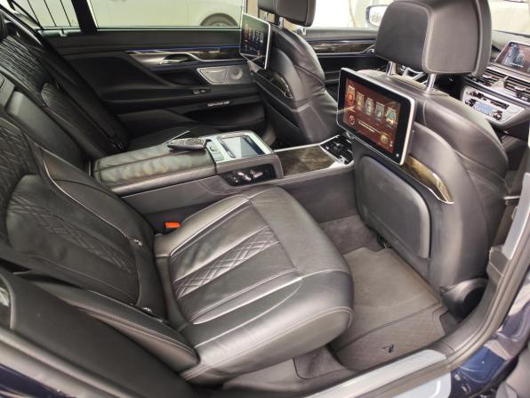 BMW 7 серии VI (G11/G12) с пробегом 2016 года, цена 2 999 000 рублей, 137112 км, седан, Автокод Объявления