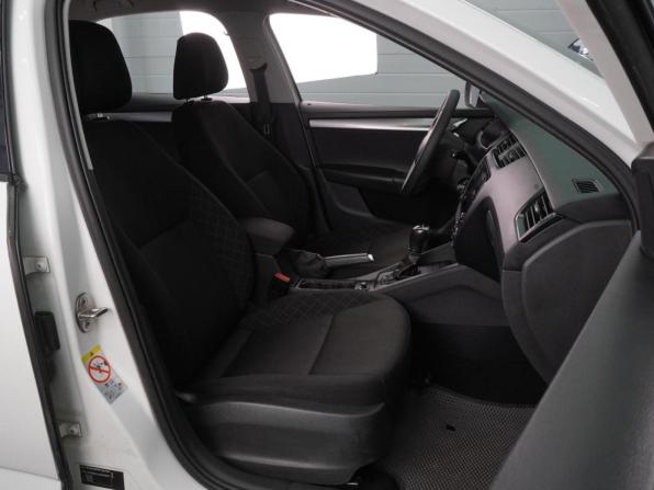 Skoda Octavia III (A7) Рестайлинг с пробегом 2020 года, цена 997 000 рублей, 264528 км, лифтбек, Автокод Объявления