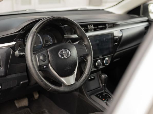 Toyota Corolla XI (E160 E170 E180) с пробегом 2013 года, цена 940 000 рублей, 335236 км, седан, Автокод Объявления