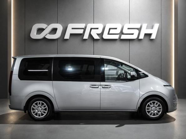 Hyundai Staria I с пробегом 2022 года, цена 4 559 000 рублей, 47633 км, минивэн, Автокод Объявления