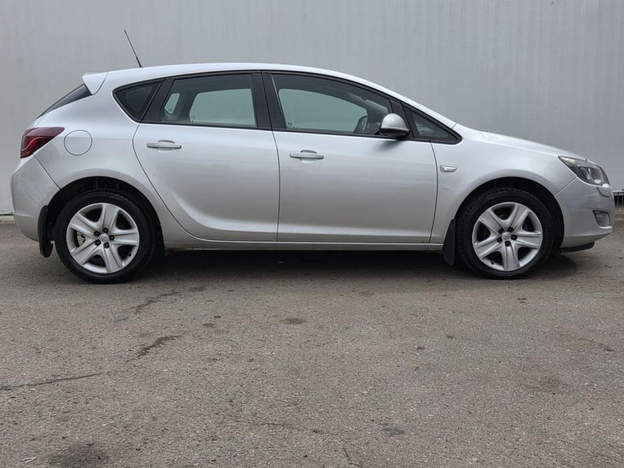 Opel Astra J Москва  - изображение 4