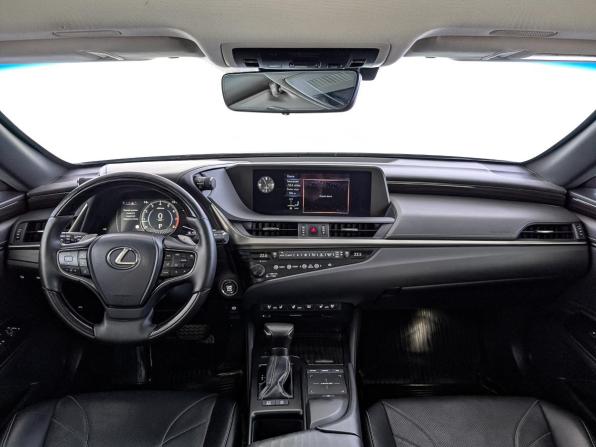 Lexus ES VII с пробегом 2018 года, цена 2 800 000 рублей, 227838 км, седан, Автокод Объявления
