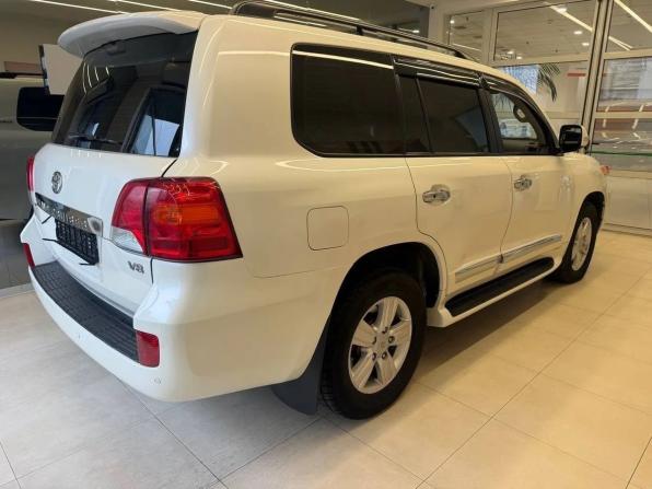 Toyota Land Cruiser 200 Series Рестайлинг 1 с пробегом 2015 года, цена 4 400 000 рублей, 172435 км, внедорожник, Автокод Объявления