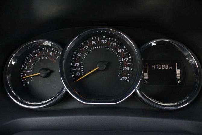 Renault Sandero II Рестайлинг с пробегом 2022 года, цена 1 410 000 рублей, 47047 км, хэтчбек, Автокод Объявления