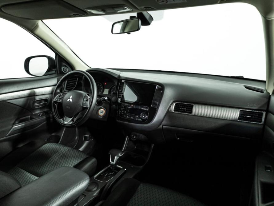 Mitsubishi Outlander III Рестайлинг 2 Санкт-Петербург  - изображение 10