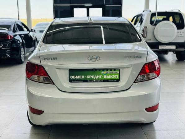 Hyundai Solaris I с пробегом 2014 года, цена 949 000 рублей, 145000 км, седан, Автокод Объявления