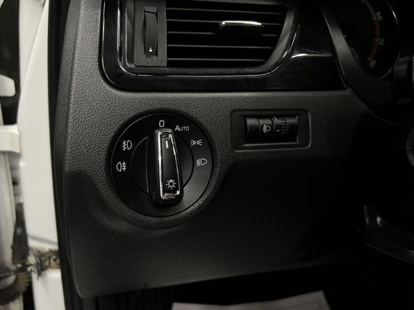 Skoda Rapid I Рестайлинг с пробегом 2017 года, цена 1 275 000 рублей, 139301 км, лифтбек, Автокод Объявления