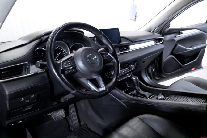 Mazda 6 III (GJ) Рестайлинг 2 с пробегом 2018 года, цена 2 399 000 рублей, 103099 км, седан, Автокод Объявления