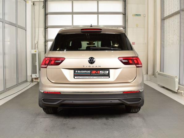 Volkswagen Tiguan II Рестайлинг с пробегом 2021 года, цена 2 585 995 рублей, 35609 км, внедорожник, Автокод Объявления