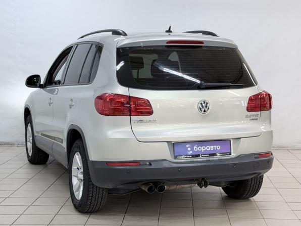 Volkswagen Tiguan I Рестайлинг с пробегом 2012 года, цена 1 059 000 рублей, 221249 км, внедорожник, Автокод Объявления