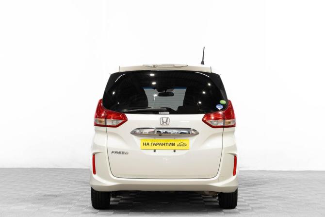 Honda Freed II с пробегом 2018 года, цена 1 889 000 рублей, 95800 км, компактвэн, Автокод Объявления